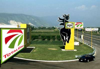 API: TIROCINANTI NEL SETTORE AMMINISTRATIVO E COMMERCIALE