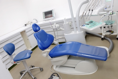 BLUDENTAL SELEZIONA ODONTOIATRI, IGIENISTI DENTALI E RECEPTIONIST
