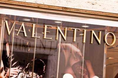 13 NEL LUSSO DI VALENTINO: SALES ASSOCIATE, MANAGER E PR