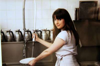 LAVAPIATTI/ADDETTI ALLE PULIZIE PER NOTA AZIENDA DELLA RISTORAZIONE A ROMA TERMINI