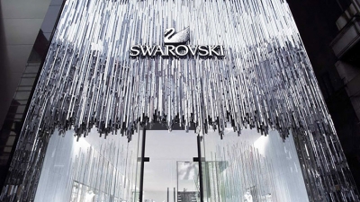 20 COMMESSE E COMMESSI NEI NEGOZI SWAROVSKI