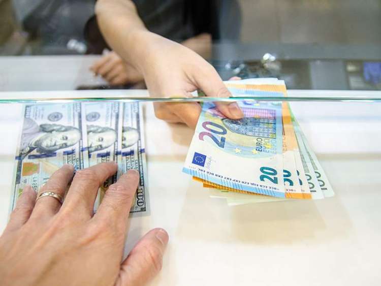 Societ&agrave; del settore cambiavalute cerca 8 addetti agli sportelli