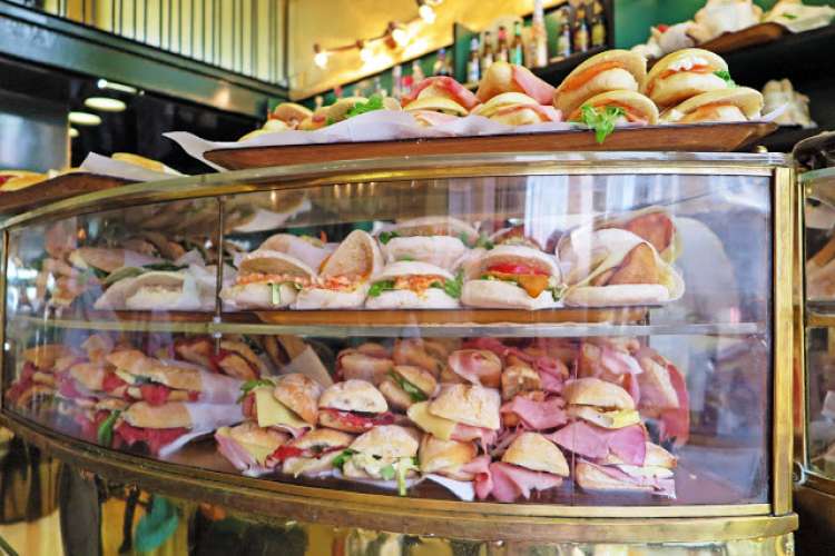 BARISTI, COMMIS, CONVIVIER E MANAGER NEL REGNO DI PANINO GIUSTO