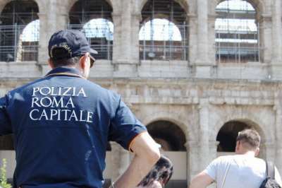 Il Comune di Roma annuncia: nuovo concorso per 1.500 vigili urbani