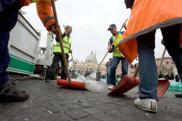 POSTI PER OPERATORI ECOLOGICI A ROMA: CANDIDATURE ENTRO 24 ORE