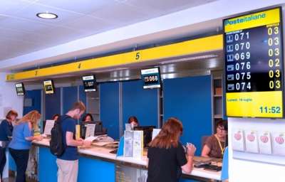 Poste Italiane cerca operatori di sportello con conoscenza lingue straniere: opportunit&agrave; anche a Roma
