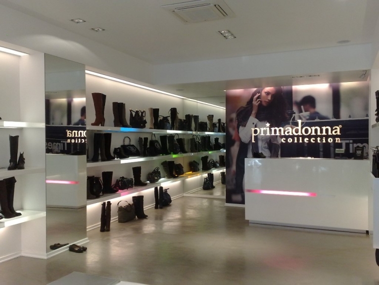 PRIMADONNA CERCA 40 COMMESSE, STORE MANAGER E VISUAL