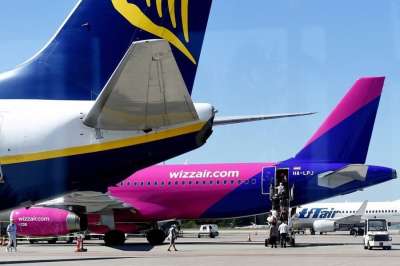Ryanair e Wizz Air cercano hostess e steward di bordo in Italia