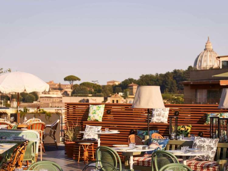 Hotel di Roma con vista sulla Basilica di San Pietro cerca 10 camerieri di ristorante