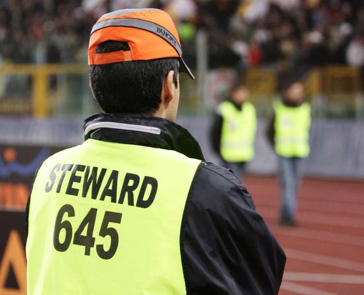 100 addetti al controllo titoli di accesso e spettatori allo stadio Olimpico di Roma