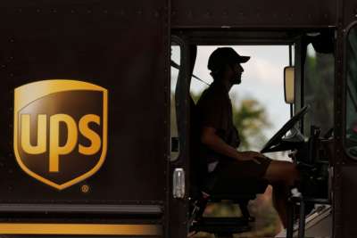 Addetti logistica, corrieri, magazzinieri: nelle spedizioni rinforzi per Ups