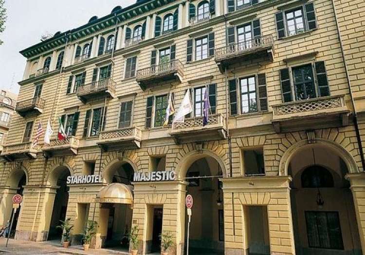 STARHOTELS: CHEF, DIRETTORI, MANAGER, MANUTENTORI, PORTIERI