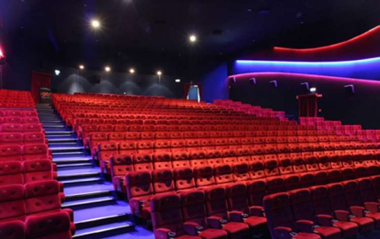 CINEMA MULTIPLEX A ROMA CERCA ADDETTO/A BAR/CASSA E SALA