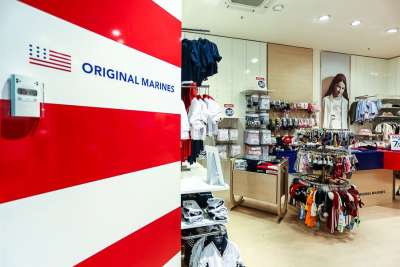 100 addetti vendita nell&rsquo;abbigliamento per bambini di Original Marines