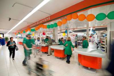 43 A ROMA PER UN NUOVO SUPERMARKET: CASSIERI, SCAFFALISTI&hellip;