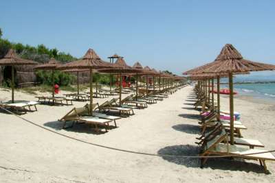 STABILIMENTO BALNEARE IN SARDEGNA CERCA PERSONALE PER LA STAGIONE ESTIVA: LA RETRIBUZIONE &Egrave; DI 1.500 EURO AL MESE