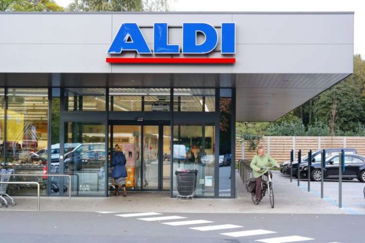 Addetti vendita, contabili e manager: 80 nella GDO tedesca Aldi