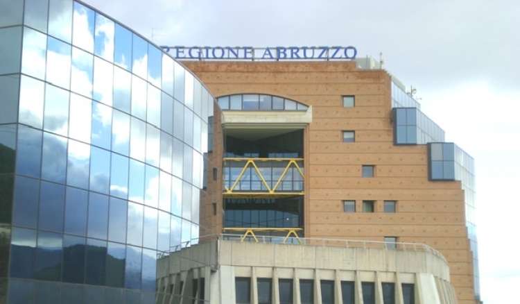 Regione Abruzzo: concorso per 7 assistenti amministrativi a tempo indeterminato