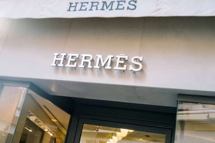 20 nelle boutique di Herm&eacute;s: addetti vendita, responsabili, store manager