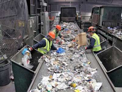 Grande azienda multiservizi di Milano cerca 11 operatori addetti cernita rifiuti