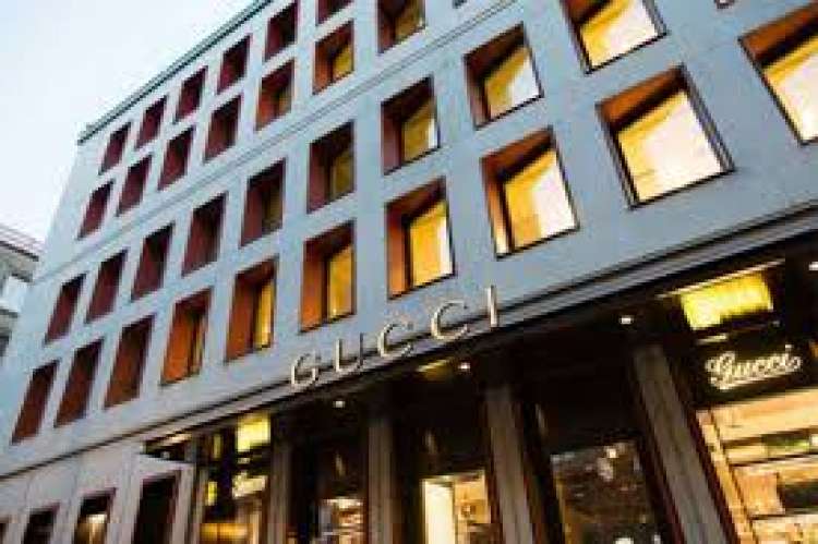 Gucci riparte e ne chiama 66 a Roma, Milano e negli stabilimenti in Toscana