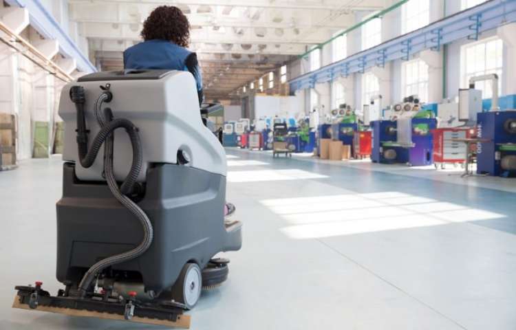 4 ADDETTI AI SERVIZI DI IGIENE E PULIZIA PER STABILIMENTO INDUSTRIALE A POMEZIA (RM)