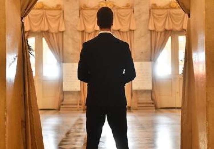 Noto teatro di Roma cerca maschere di sala per accoglienza e assistenza alla clientela