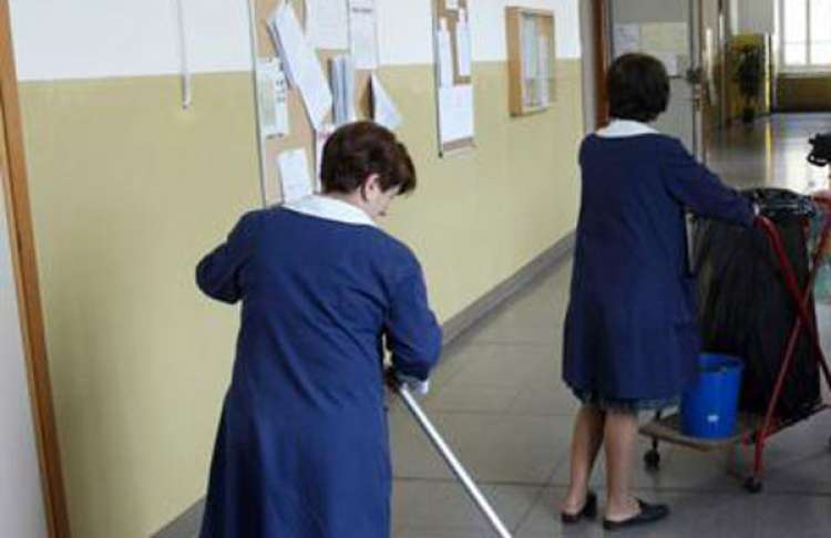 Scuola, al via le assunzioni di nuovo personale Ata: contratti fino a fine anno