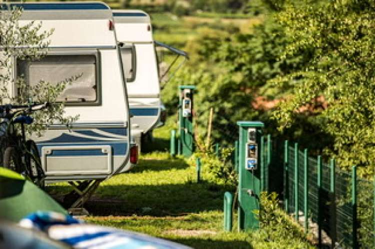 Campeggio in provincia di Viterbo cerca addetti accoglienza clienti