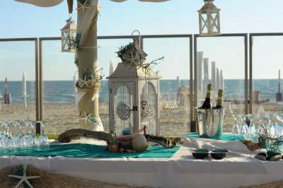 Lo stabilimento "La Capannina" a Maccarese (RM) cerca bagnini, baristi, lavapiatti, parcheggiatori...