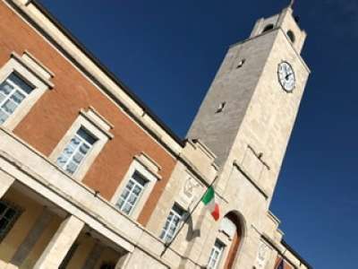 Comune di Latina: 22 posti a tempo indeterminato per diplomati e laureati