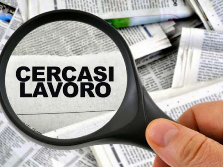 Nei piccoli annunci 690 opportunit&agrave; di lavoro a Roma, Frosinone Latina, Rieti e Viterbo