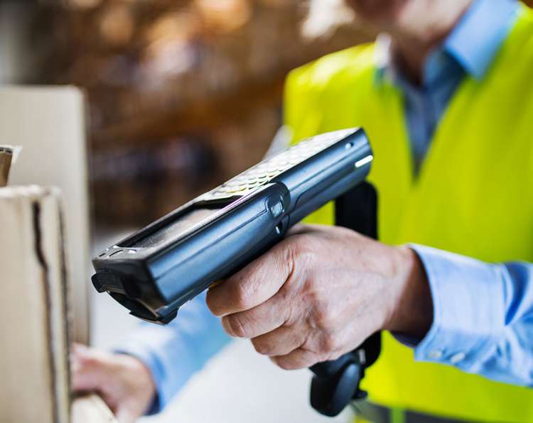 20 addetti al magazzino per centri logistici di Roma e provincia: stipendio fino a 1.205 al mese