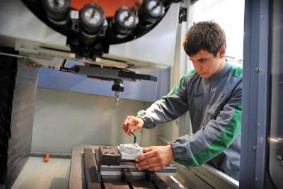 OPERATORI ELETTRICI, MECCANICI, ELETTRONICI: ECCO I CORSI GRATUITI DI ELIS CHE TI FANNO TROVARE SUBITO LAVORO