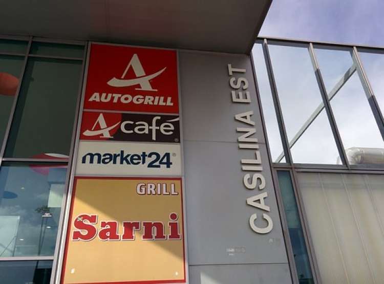 50 addetti alla ristorazione veloce per area di servizio a Roma