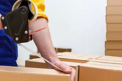 10 addetti al magazzino per imballaggio merci e pulizie in provincia di Latina