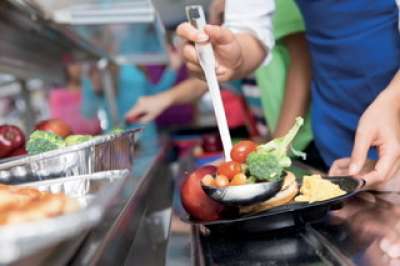 20 addetti mensa per scuole di Roma: opportunit&agrave; anche per over 50