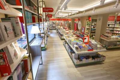 LE LIBRERIE MONDADORI ASSUMONO ADDETTI VENDITA E CASSA A MILANO