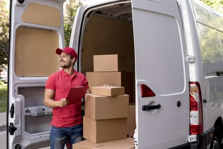 Centro logistico di Pomezia assume autisti/corrieri con patente B