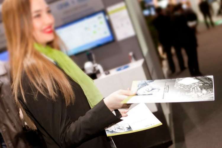 15 HOSTESS E 6 ADDETTI/E CASSA PER EVENTO CULTURALE A MILANO