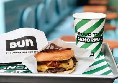 80 per Bun Burger: il nuovo marchio lancia la sfida nel settore dei fast food