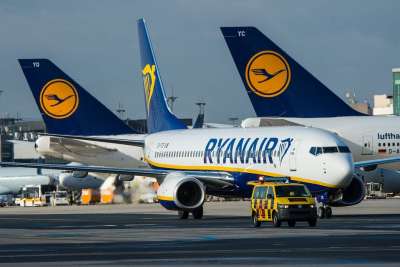 HOSTESS E STEWARD. A ROMA COLLOQUI RYANAIR 20 E 28 DICEMBRE