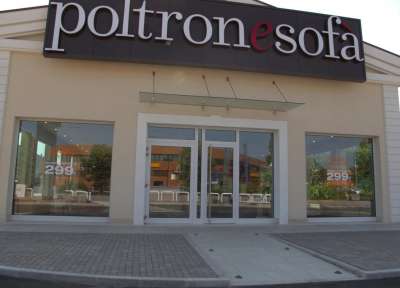 POLTRONESOF&Agrave; NE VUOLE 72 PER I NEGOZI E LA SEDE DI FORL&Igrave;