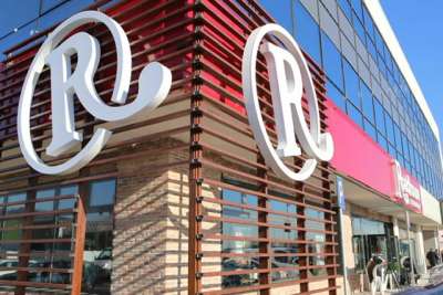 12 addetti sala e cucina per il ristorante Roadhouse di Fiumicino