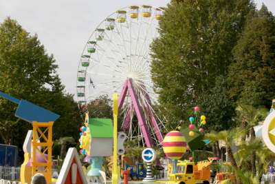 IL LUNEUR PARK CERCA PERSONALE PER INTRATTENIMENTO BAMBINI