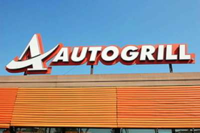 100 in Autogrill lungo tutto lo Stivale: addetti ristorazione, baristi, camerieri, benzinai
