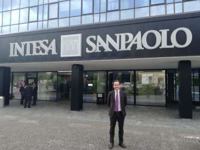 Intesa Sanpaolo: diventano 3.600 i posti per giovani laureati o diplomati