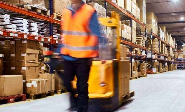 Magazzino di Chivasso (TO) cerca 10 addetti al confezionamento