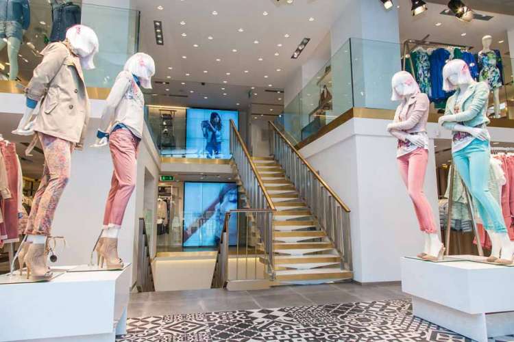 Restyling e nuove aperture: 15 nell&rsquo;abbigliamento di Miroglio