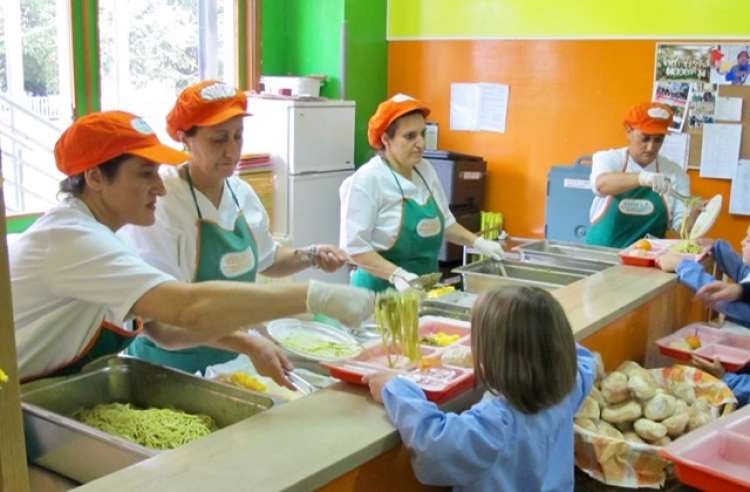 Azienda della ristorazione collettiva cerca addette mensa per scuole materne e primarie di Roma